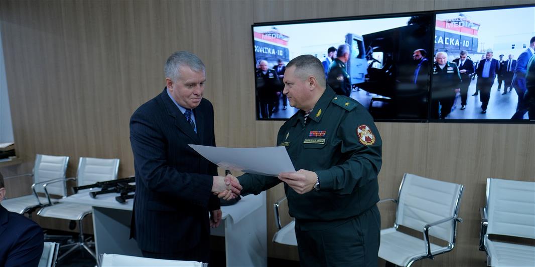 Сотрудникам концерна «Калашников» вручены ведомственные награды Росгвардии 