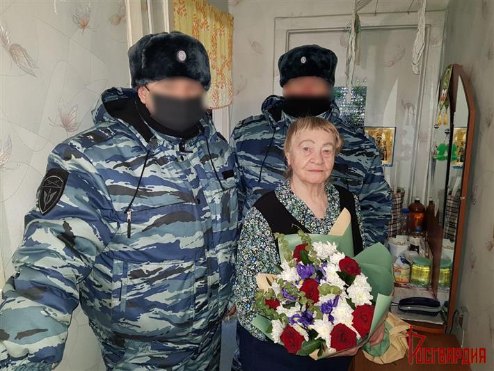 В Свердловской области росгвардейцы почтили память Героя России Виктора Чечвия