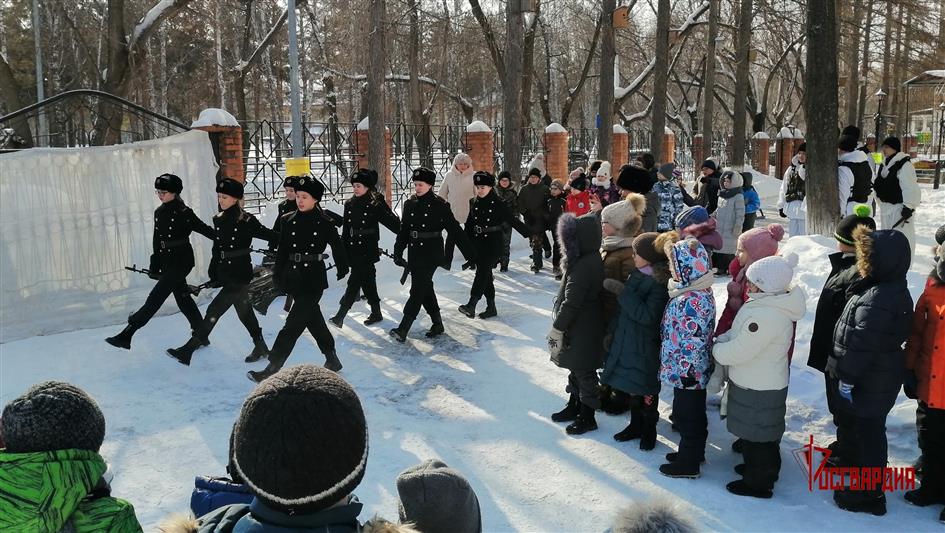 В Тюмени офицеры и кадеты Росгвардии организовали «Зарницу» для детей с ограниченными возможностями