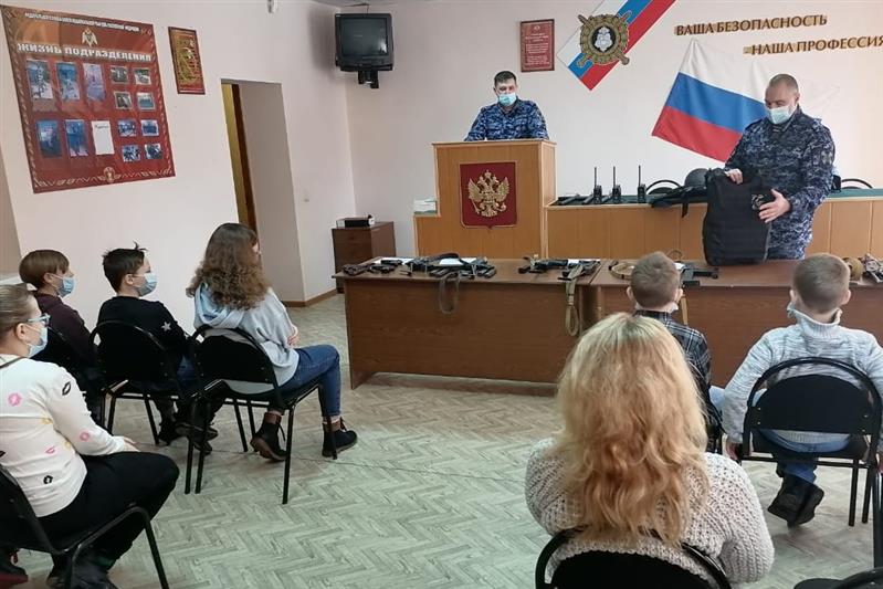 В школах Курской области прошла масштабная акция «Дни Росгвардии»