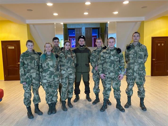 При поддержке Росгвардии в Магадане стартовала детская смена,посвященная 210-й годовщине создания войск правопорядка