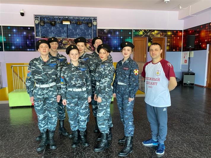 При поддержке Росгвардии в Магадане стартовала детская смена,посвященная 210-й годовщине создания войск правопорядка