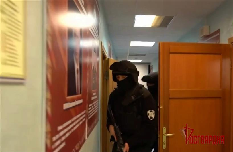 Один день на службе с сотрудниками спецназа Росгвардии провели журналисты  съемочной группы на Ямале