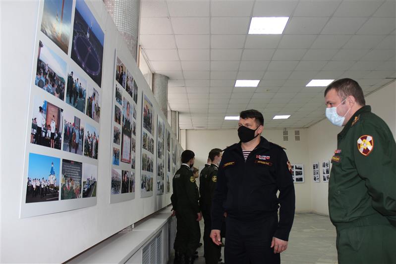 В Курске открылась фотовыставка, посвященная 5-летнему юбилею образования Росгвардии