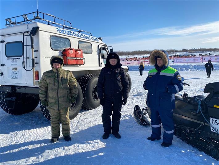 В Нарьян-Маре росгвардейцы обеспечили безопасность зрителей и участников гонок на оленьих упряжках