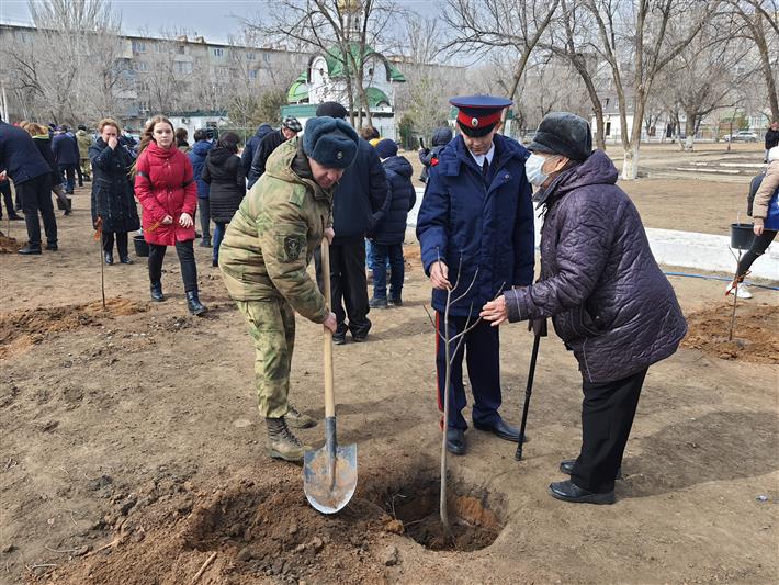Сотрудники астраханского областного управления Росгвардии приняли участие в акции «Сад памяти»