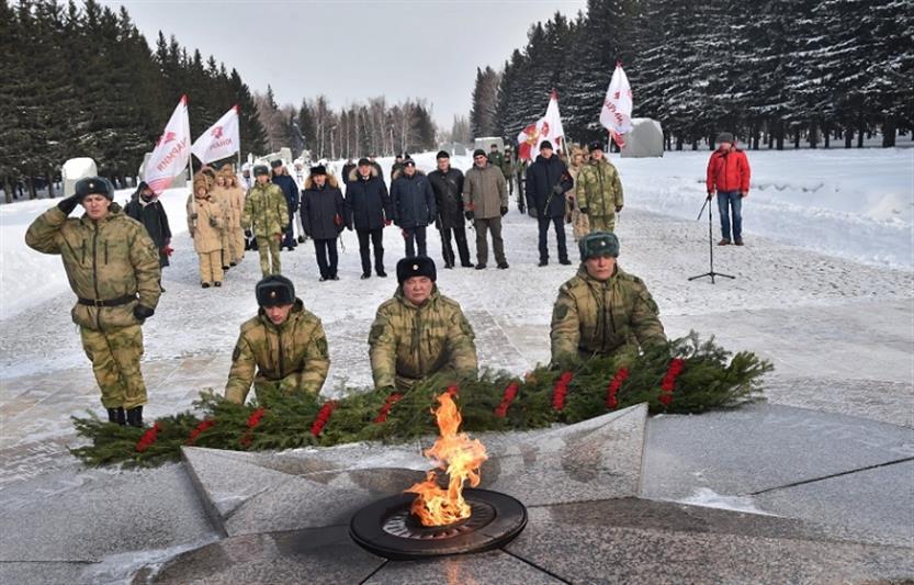 Военнослужащие Росгвардии участвуют в 500-километровом памятном лыжном марш-броске в Омской области