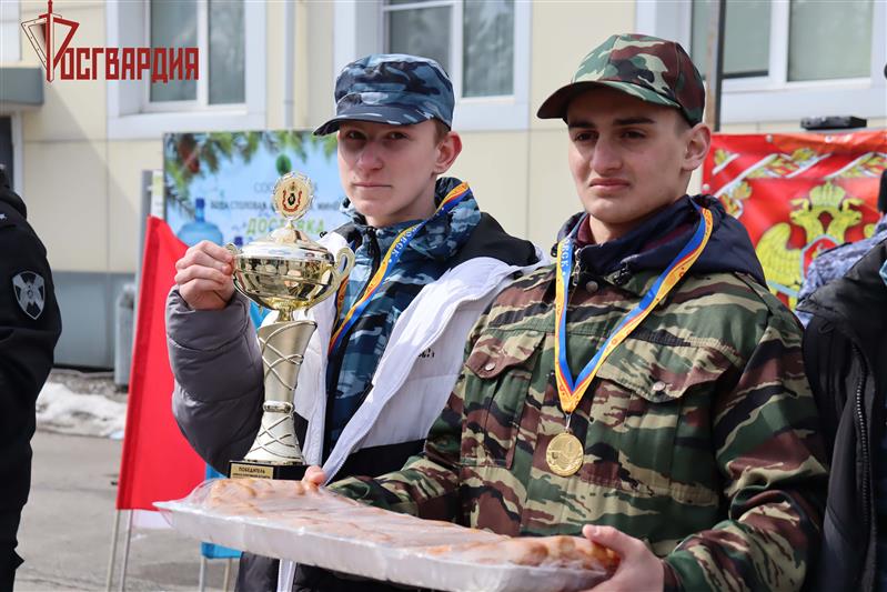 Более 100 хабаровских школьников приняли участие в военно-патриотической эстафете «Вместе с Росгвардией» 