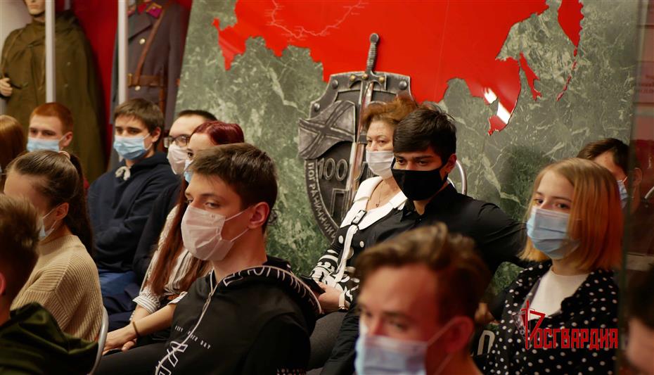 На Ямале офицеры Росгвардии   встретились  с  активистами молодежного движения 