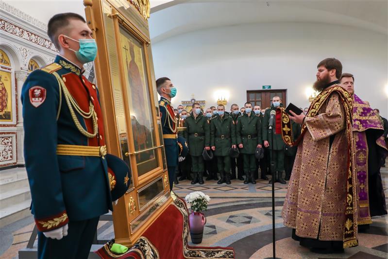 В День войск национальной гвардии Российской Федерации в главный храм Росгвардии доставили икону Святого князя Владимира