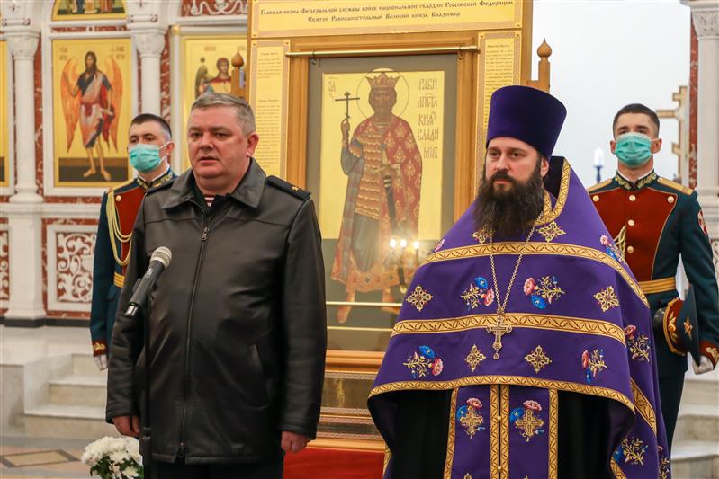 В День войск национальной гвардии Российской Федерации в главный храм Росгвардии доставили икону Святого князя Владимира