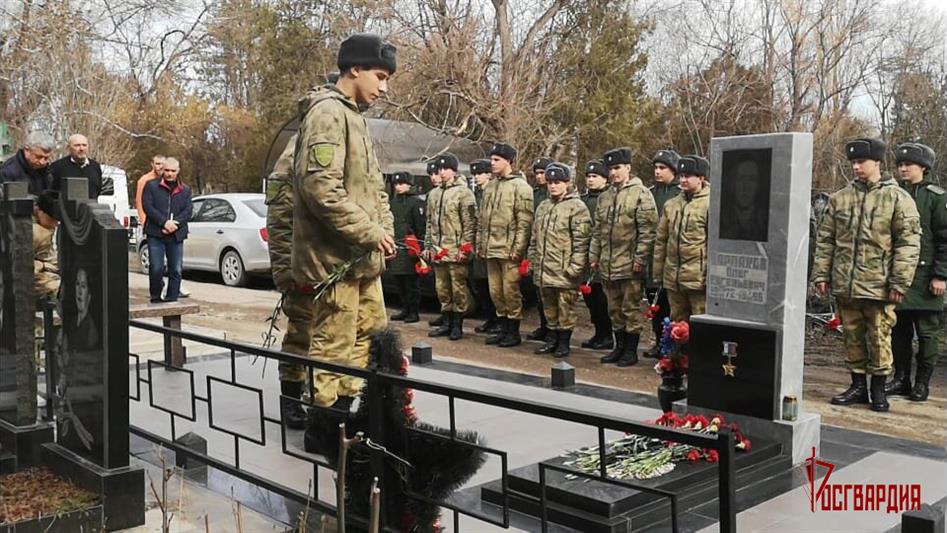 Память десяти бойцов ОМОН, героически погибших на Северном Кавказе 25 лет назад, почтили на Среднем Урале и Пятигорске