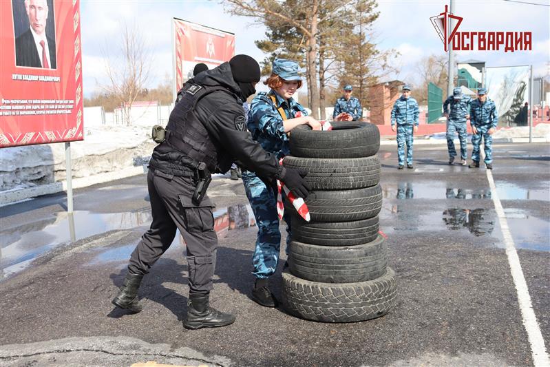 Более 100 хабаровских школьников приняли участие в военно-патриотической эстафете «Вместе с Росгвардией» 
