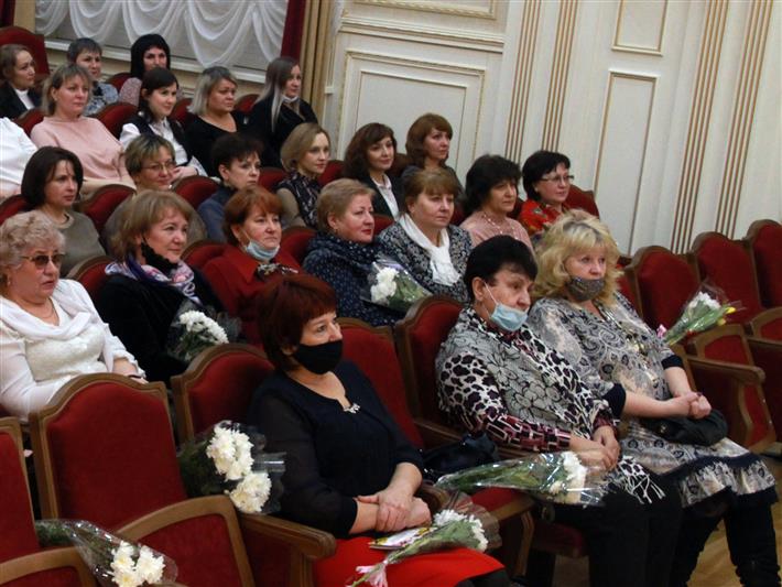 В Сибирском округе Росгвардии проходят торжественные мероприятия, посвященные Международному женскому дню