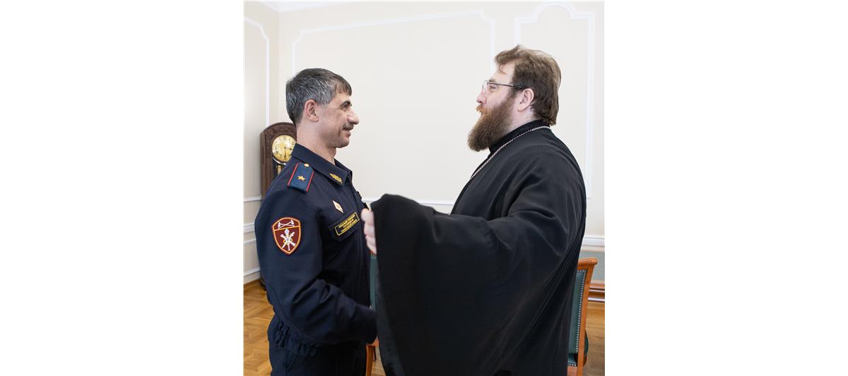 Глава Саратовской митрополии встретился с руководством территориального управления Росгвардии
