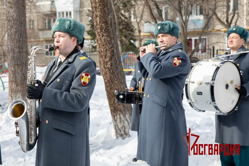 Военнослужащие калиновского полка навестили воспитанников подшефного социального центра «Отрада»