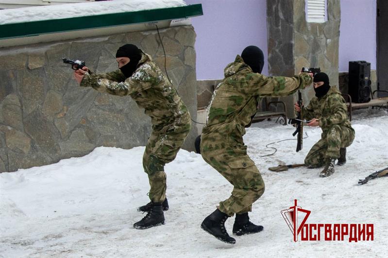 Военнослужащие калиновского полка навестили воспитанников подшефного социального центра «Отрада»