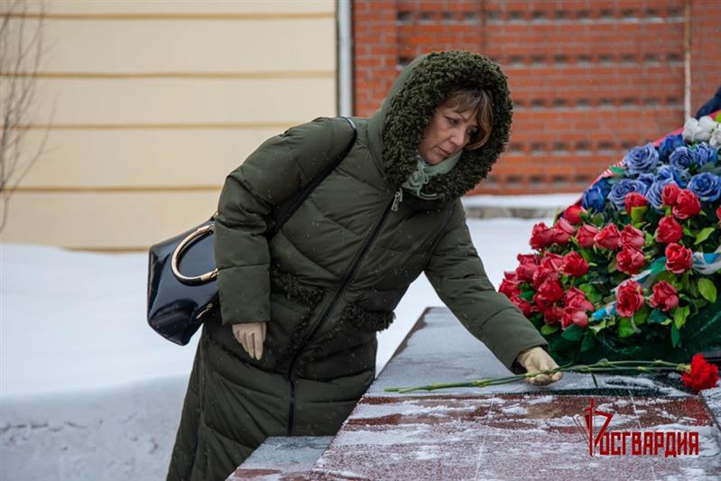 Командующий Уральским округом Росгвардии встретился с семьями погибших военнослужащих и сотрудников войск правопорядка