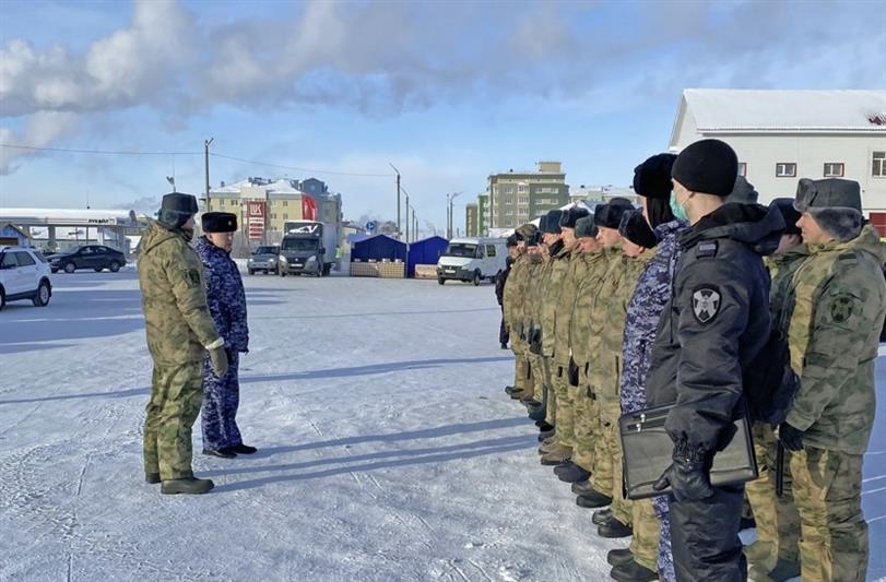 Росгвардейцы обеспечили безопасность проведения 25-го снегоходного кросса «Буран-Дей» в Нарьян-Маре