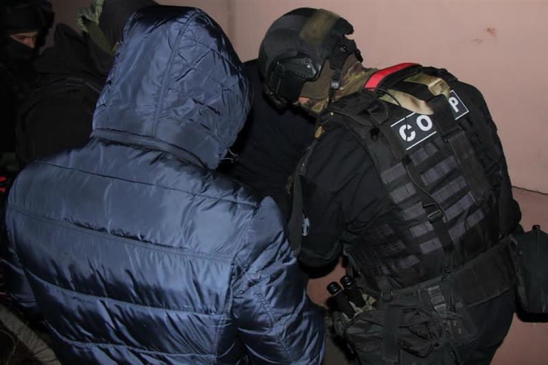При содействии СОБР Росгвардии в Амурской области задержаны четверо граждан по подозрению в вымогательстве