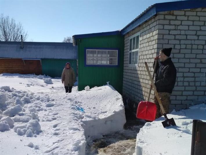 Росгвардейцы Алтайского края продолжают оказывать помощь семьям погибших правоохранителей