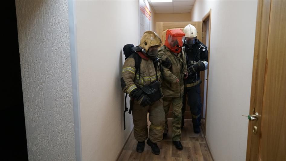Совместные учения Росгвардии и МЧС прошли в Пскове