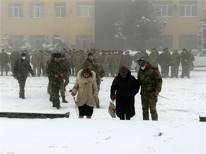 В Ставрополе сотрудники ОМОН почтили память погибшего боевого товарища