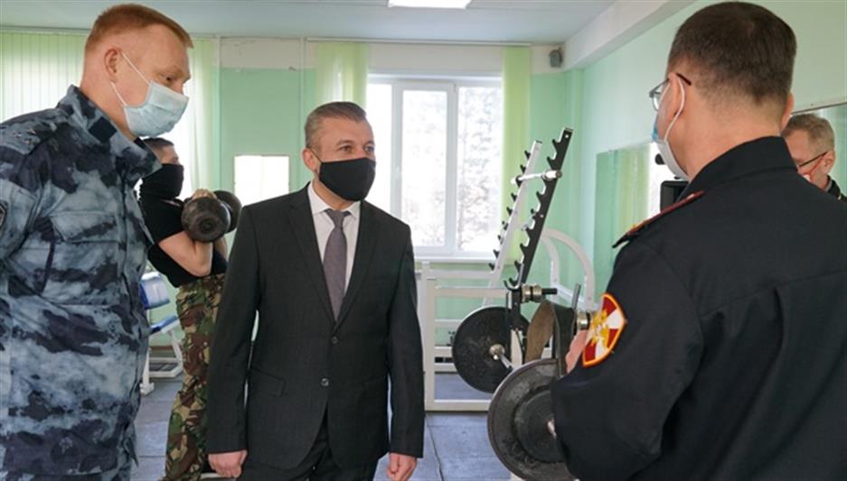 Росгвардейцы Северо-Западного округа продолжают участвовать в торжественных мероприятиях в честь 5-летнего юбилея Росгвардии