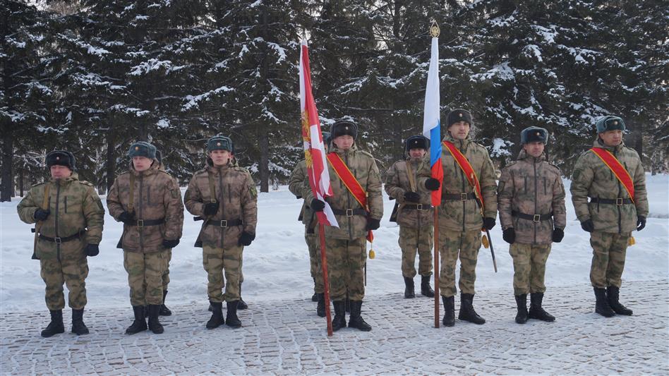 Военнослужащие Росгвардии участвуют в 500-километровом памятном лыжном марш-броске в Омской области
