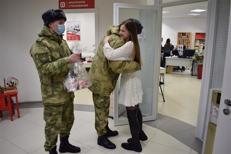 Бойцы казанского отряда спецназа Росгвардии подготовили сюрприз для женщин к 8 марта 