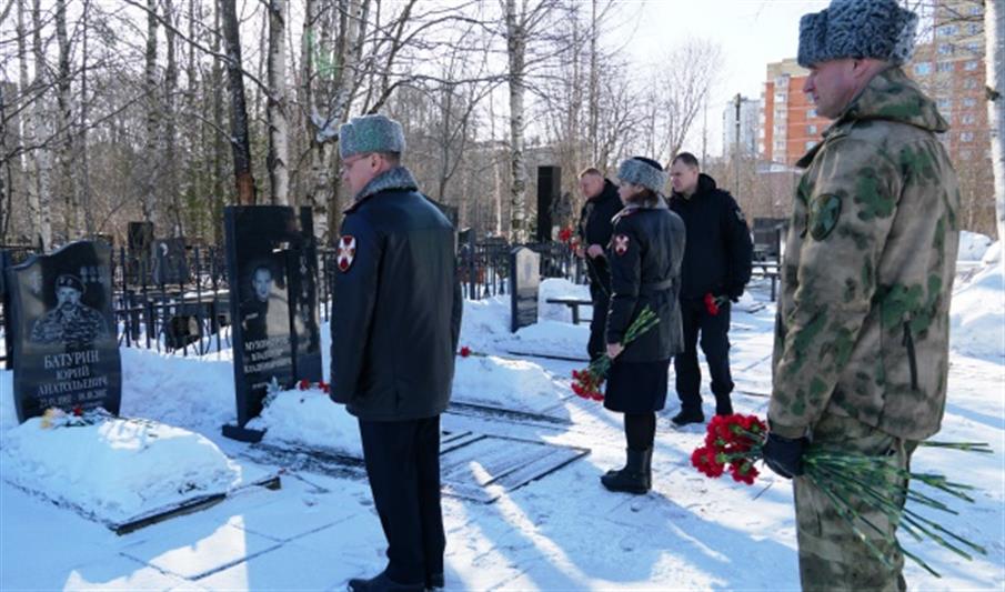 В Архангельске росгвардейцы почтили память погибших товарищей