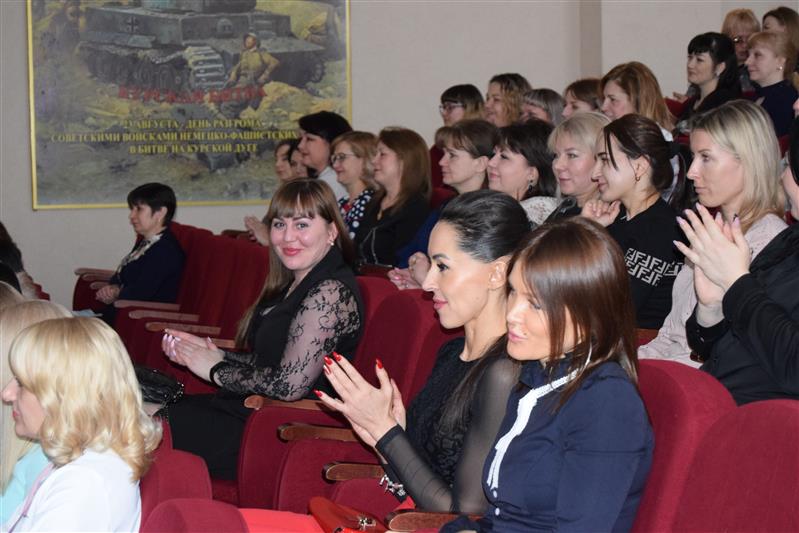 В Саровском и Богородском соединениях Росгвардии чествовали военнослужащих-женщин