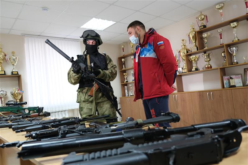 Чемпион мира и Европы по боевому самбо Вадим Немков принял участие в проекте «Один день со спецназом Росгвардии»