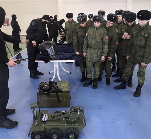 В Кабардино-Балкарии росгвардейцы провели День открытых дверей для кадетов республики