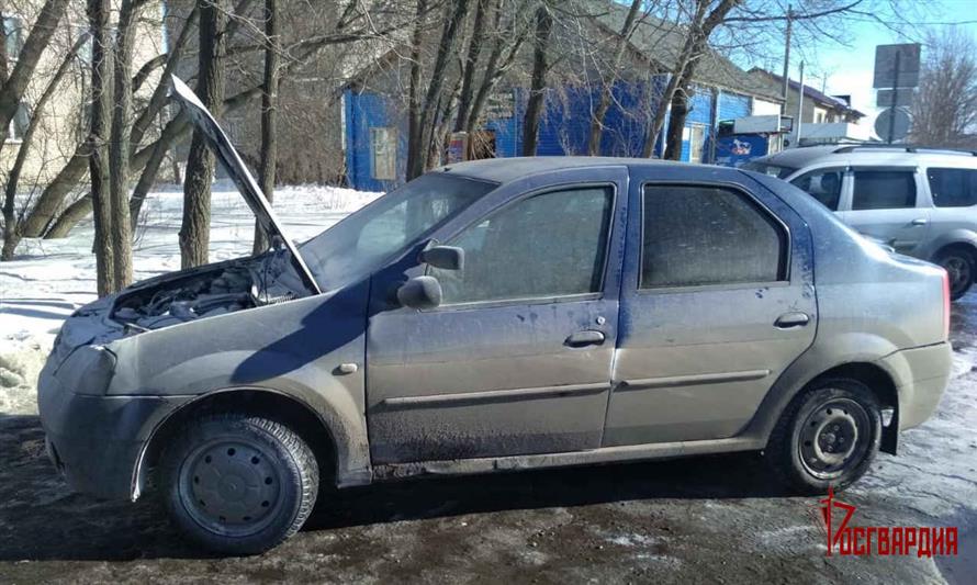 Росгвардейцы пришли на помощь жителю Курганской области, у которого загорелся автомобиль