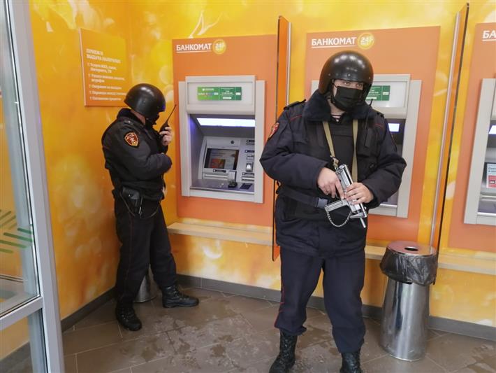 Росгвардейцы пресекли мошеннические действия в отношении жителя Алтайского края 