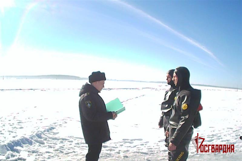 В морском отряде Уральского округа Росгвардии проходит сбор с командирами и личным составом водолазных подразделений (видео)
