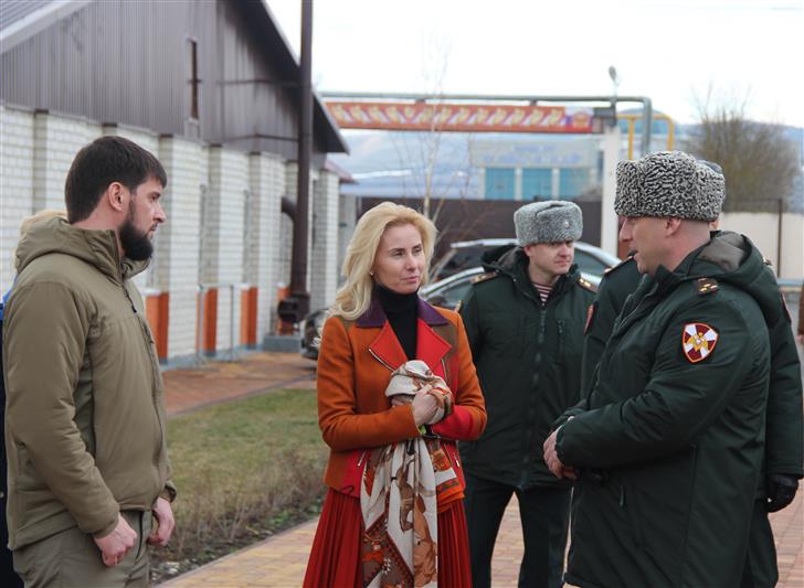Икону с частицами мощей святых Петра и Февронии передали в дар новому храму грозненского соединения Росгвардии