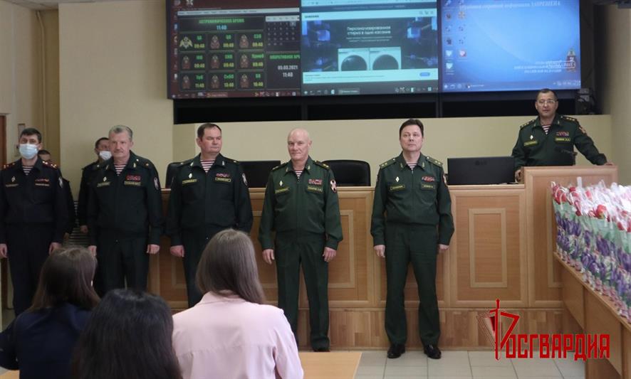 В управлении Уральского округа Росгвардии поздравили женщин с праздником 8 марта