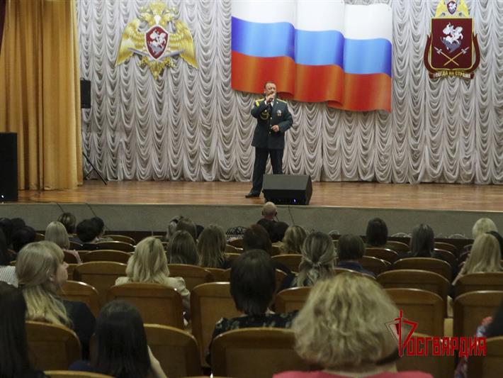 В управлении Уральского округа Росгвардии поздравили женщин с праздником 8 марта