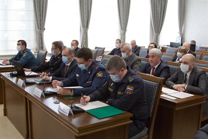 Глава адыгейского управления Росгвардии посетил заседание регионального оперативного штаба