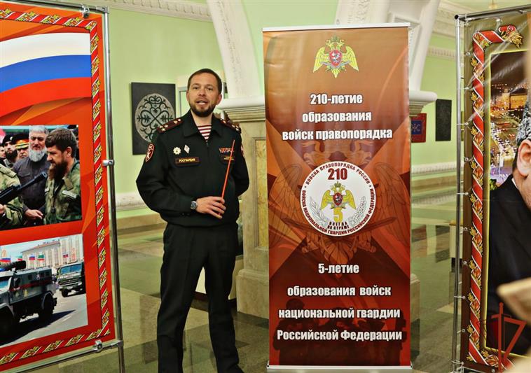 В Грозном открылась фотовыставка Росгвардии