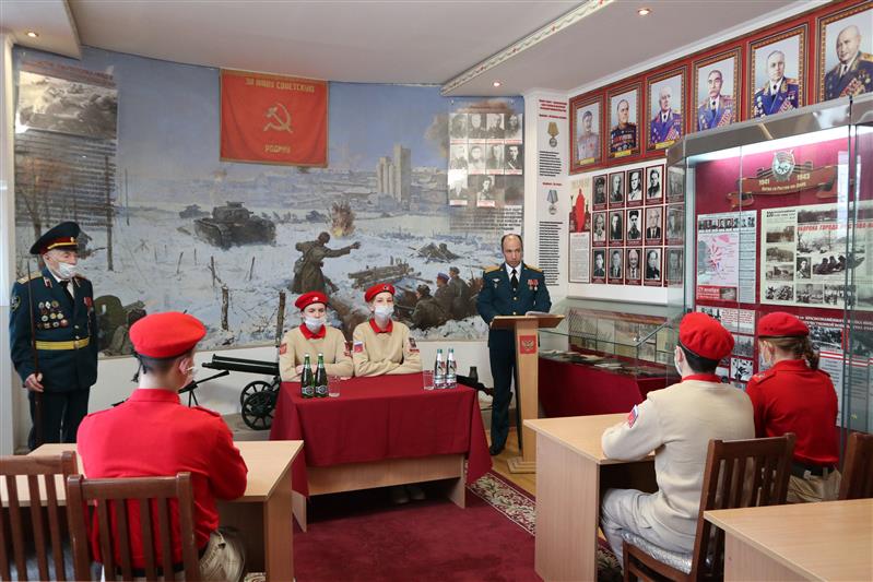 В батальоне Росгвардии прошел круглый стол для ростовских юнармейцев