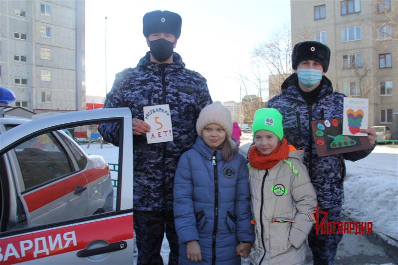 В Тюмени росгвардейцы подарили праздник особенным детям и исполнили их мечты