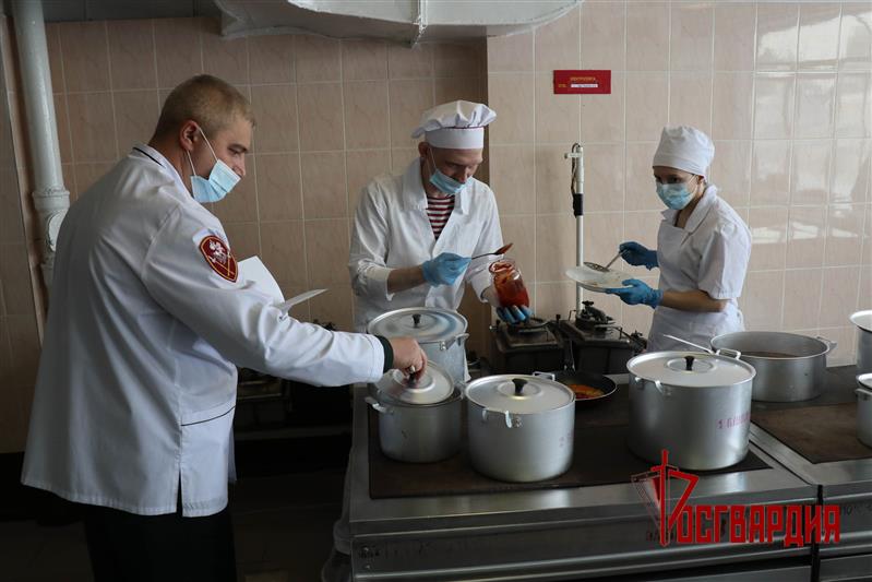 В Уральском округе Росгвардии выбрали лучшего специалиста продовольственной службы