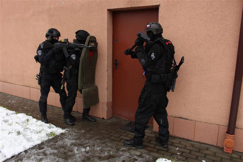 В Калининграде при содействии офицеров СОБР Росгвардии задержаны пособники запрещенной террористической организации
