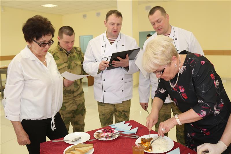 В Приволжском округе Росгвардии прошёл конкурс поварского мастерства