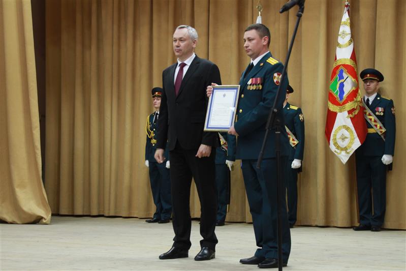 Командующий Сибирским округом войск национальной гвардии поздравил личный состав с Днем Росгвардии