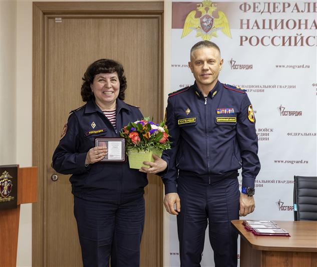 Начальник ГУЛРРиГК Росгвардии вручил ведомственные награды