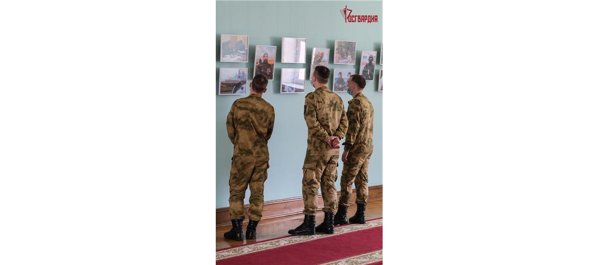 В Смоленске открылась фотовыставка «Войска правопорядка. События и лица»